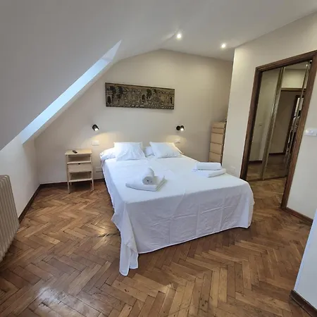 Apartment Alfonso X Lucus Confort